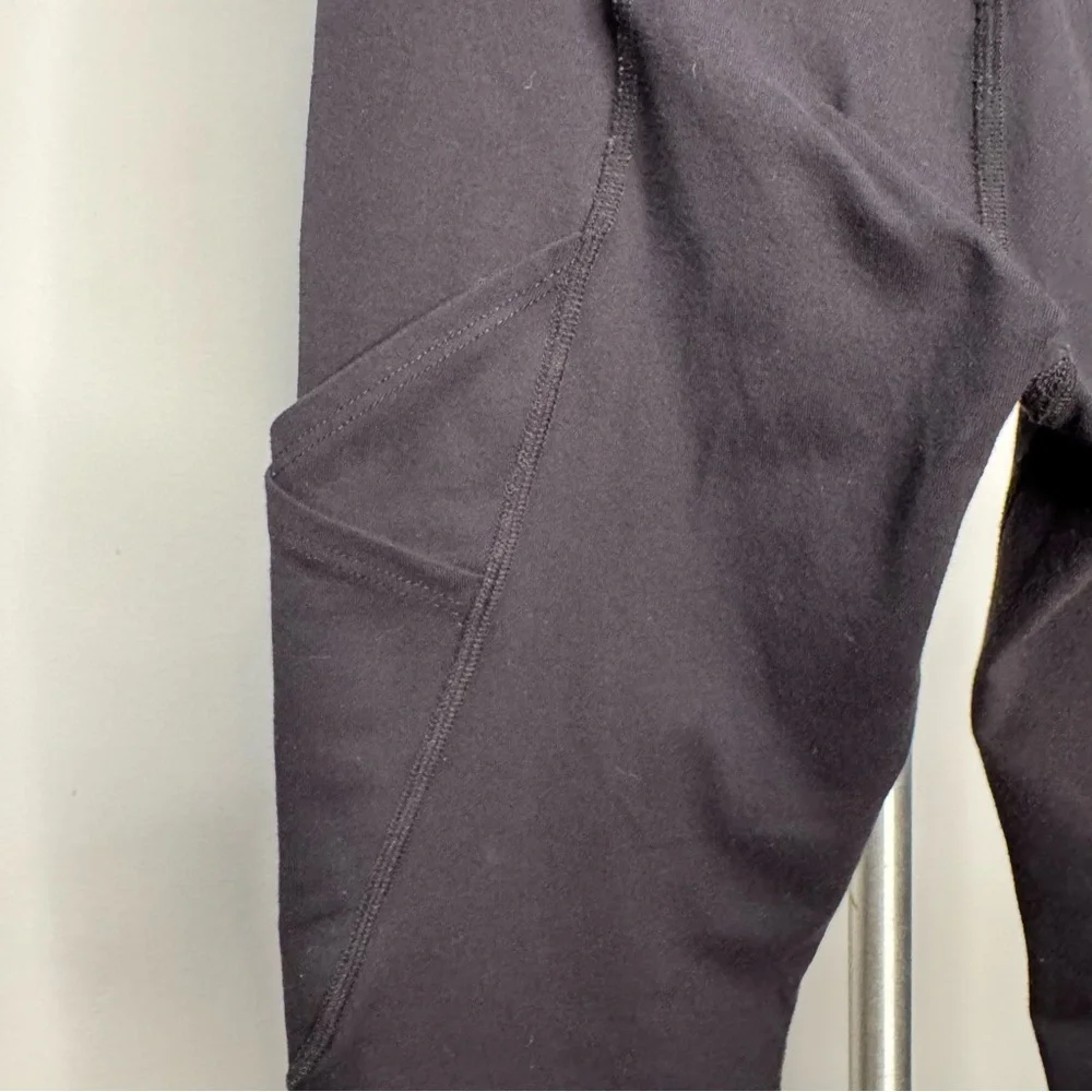 Beyond Yoga Black Leggings Criss Cross Pockets Cross Seams Detail Size Small - Picture 9 of 13